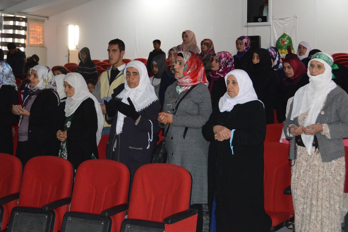 "Ümitsizliğe kapılmadan yorulmadan Hz. Muhammed’in mesajını aramızda yayalım" "Ümitsizliğe kapılmadan yorulmadan Hz. Muhammed’in mesajını aramızda yayalım"